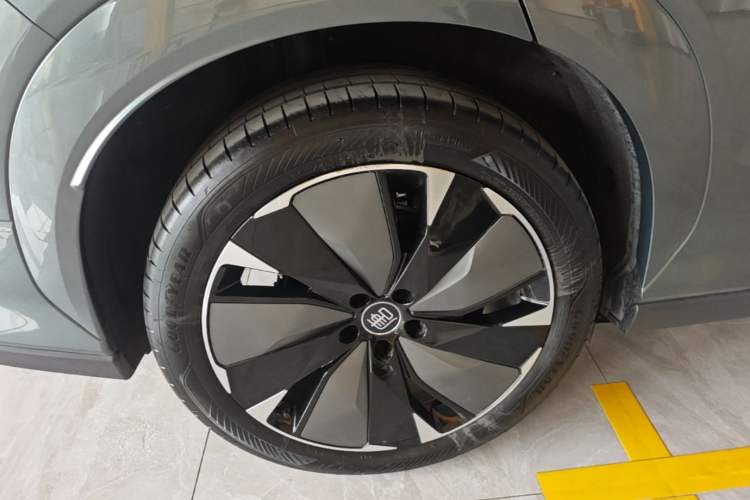 Used BYD Tang L 2025 DM 175KM Drone Player Edition Right Rear Wheel Hub