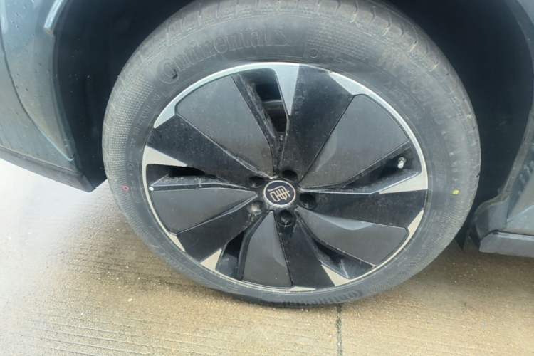Used BYD Tang L 2025 DM 175KM Drone Player Edition Right Rear Wheel Hub