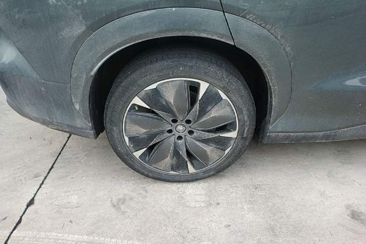 Used BYD Tang L 2025 DM 175KM Drone Player Edition Right Rear Wheel Hub