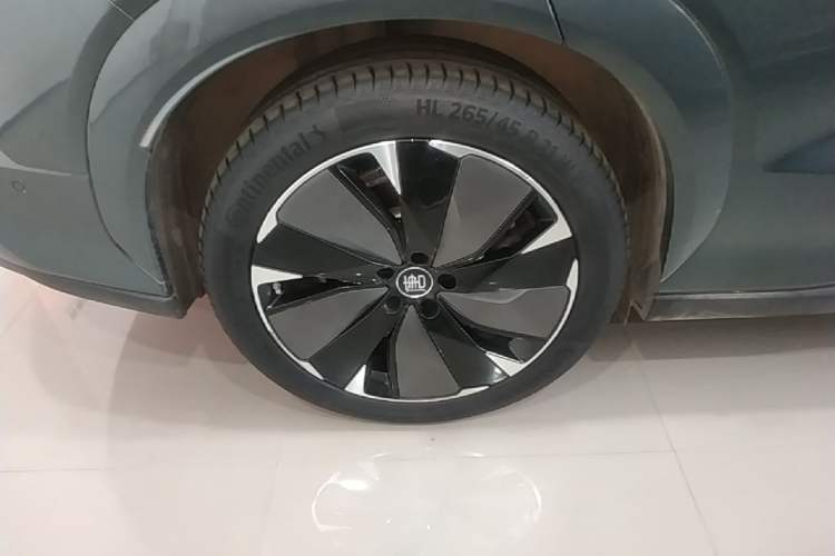 Used BYD Tang L 2025 EV 600KM All-Wheel-Drive LiDAR Flagship Model Right Rear Wheel Hub