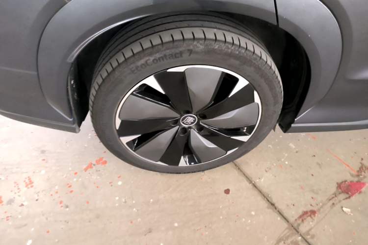 Used BYD Tang L 2025 EV 600KM All-Wheel-Drive LiDAR Flagship Model Right Rear Wheel Hub