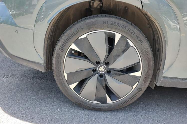 Used BYD Tang L 2025 DM 175KM Drone Player Edition Right Rear Wheel Hub