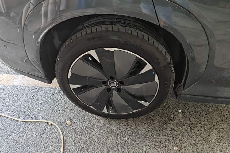 Used BYD Tang L 2025 EV 600KM All-Wheel-Drive LiDAR Flagship Model Right Rear Wheel Hub
