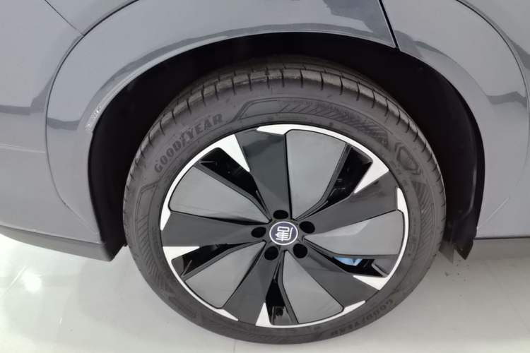 Used BYD Tang L 2025 DM 175KM Drone Player Edition Right Rear Wheel Hub