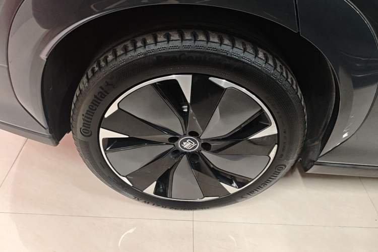 Used BYD Tang L 2025 EV 600KM All-Wheel-Drive LiDAR Flagship Model Right Rear Wheel Hub