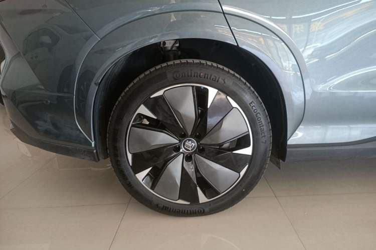 Used BYD Tang L 2025 DM 175KM Drone Player Edition Right Rear Wheel Hub