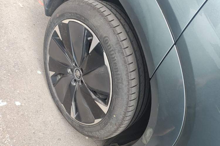 Used BYD Tang L 2025 DM 175KM Drone Player Edition Right Rear Wheel Hub