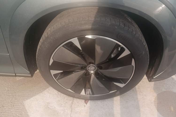 Used BYD Tang L 2025 DM 175KM Drone Player Edition Right Rear Wheel Hub