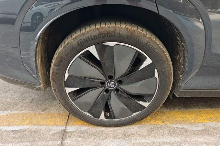 Used BYD Tang L 2025 EV 600KM All-Wheel-Drive LiDAR Flagship Model Right Rear Wheel Hub