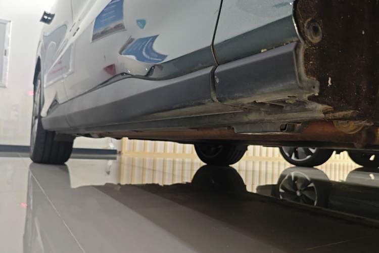 Used BYD Tang L 2025 DM 175KM Drone Player Edition Right Side Sill