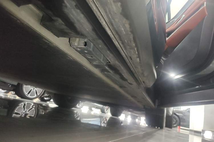 Used BYD Tang L 2025 EV 600KM All-Wheel-Drive LiDAR Flagship Model Right Side Sill