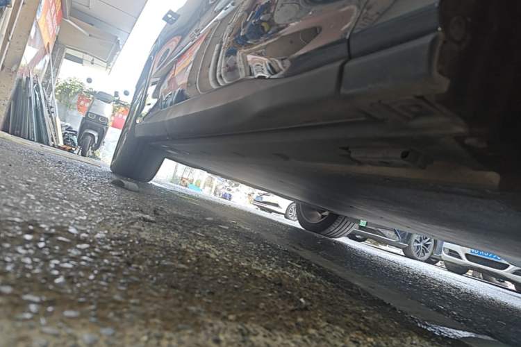 Used BYD Tang L 2025 EV 600KM All-Wheel-Drive LiDAR Flagship Model Right Side Sill