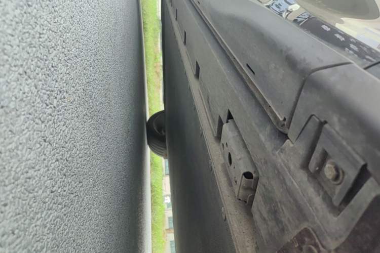 Used BYD Tang L 2025 EV 600KM All-Wheel-Drive LiDAR Flagship Model Right Side Sill