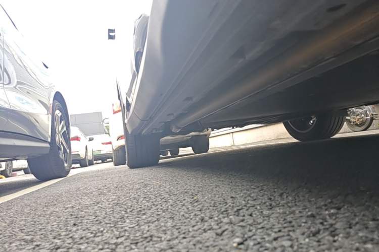 Used BYD Tang L 2025 DM 200KM Four-Wheel Drive LiDAR Flagship Model Right Side Sill