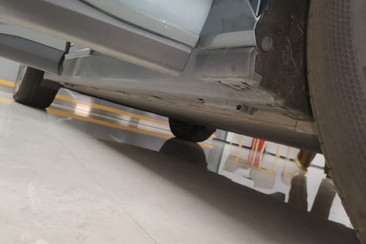 Used BYD Tang L 2025 EV 600KM All-Wheel-Drive LiDAR Flagship Model Right Side Sill