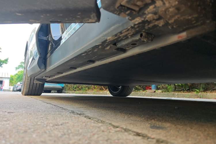 Used BYD Tang L 2025 EV 600KM All-Wheel-Drive LiDAR Flagship Model Right Side Sill