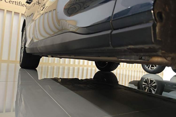 Used BYD Tang L 2025 DM 175KM Drone Player Edition Right Side Sill