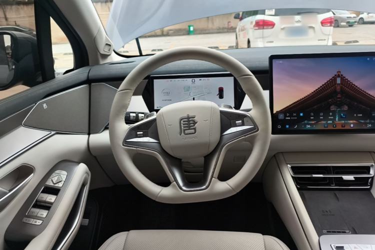 Used BYD Tang L 2025 EV with 670 km Range LiDAR and Premium Features Steering Wheel