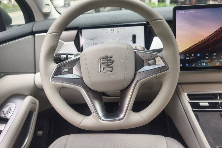 Used BYD Tang L 2025 EV with 670 km Range LiDAR and Premium Features Steering Wheel