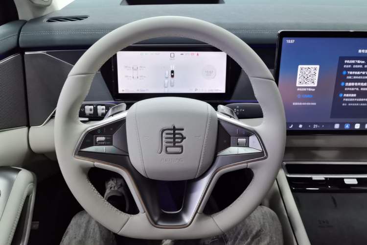 Used BYD Tang L 2025 DM 175KM Drone Player Edition Steering Wheel
