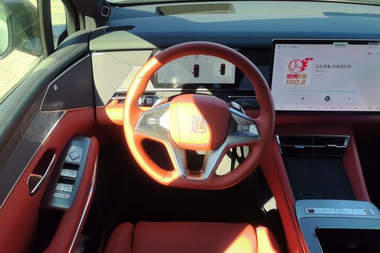 Used BYD Tang L 2025 EV 600KM All-Wheel-Drive LiDAR Flagship Model Steering Wheel
