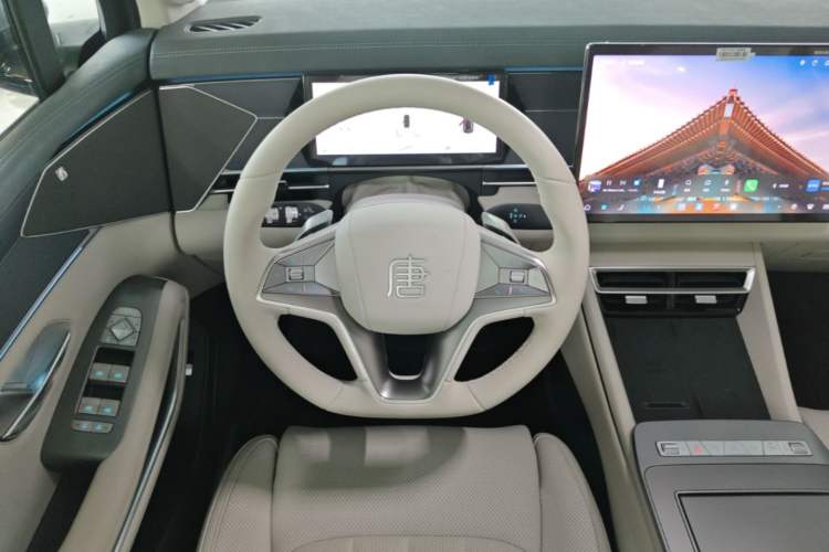 Used BYD Tang L 2025 EV 670KM LiDAR Flagship Version Steering Wheel