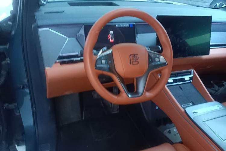 Used BYD Tang L 2025 DM 175KM Drone Player Edition Steering Wheel