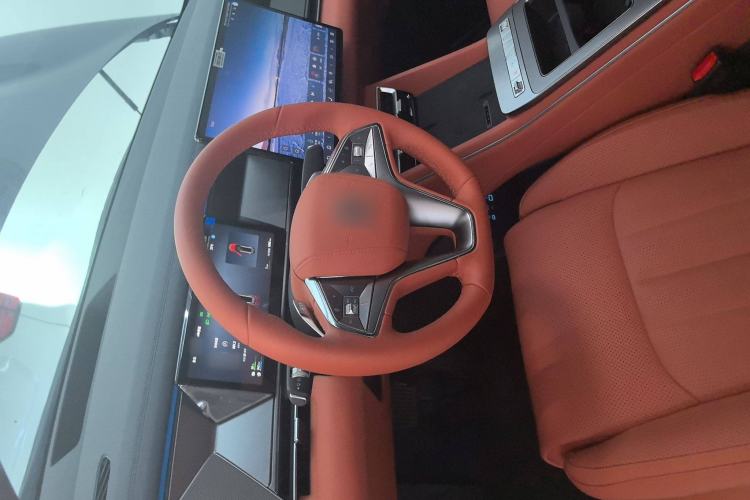 Used BYD Tang L 2025 DM 215KM LiDAR Flagship Model Steering Wheel