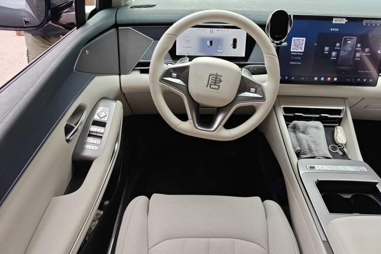 Used BYD Tang L 2025 EV 600KM All-Wheel-Drive LiDAR Flagship Model Steering Wheel