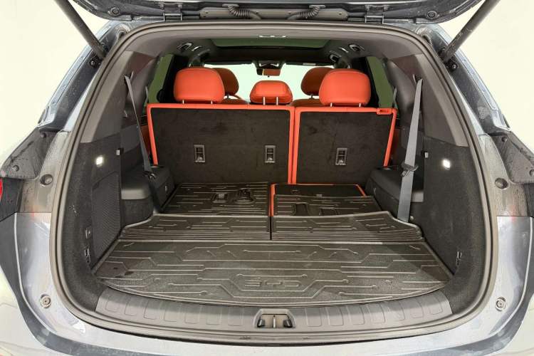 Used BYD Tang L 2025 EV with 670 km Range LiDAR and Premium Features Trunk