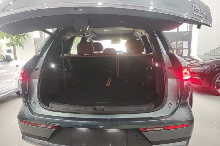 Used BYD Tang L 2025 DM 175KM Drone Player Edition Trunk