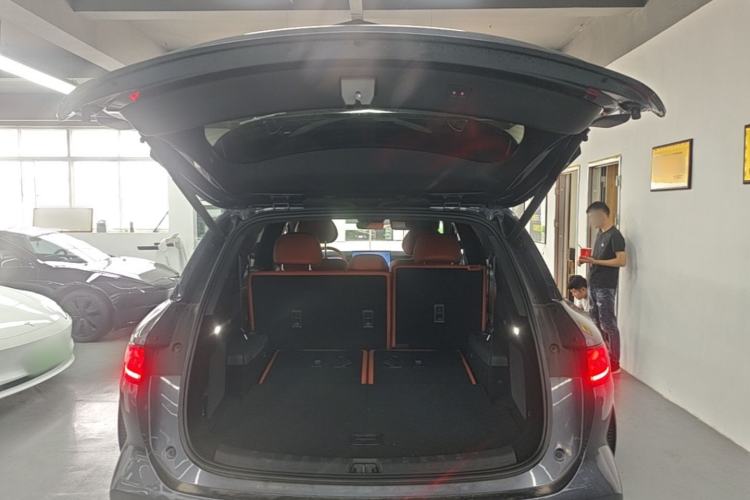 Used BYD Tang L 2025 EV 600KM All-Wheel-Drive LiDAR Flagship Model Trunk