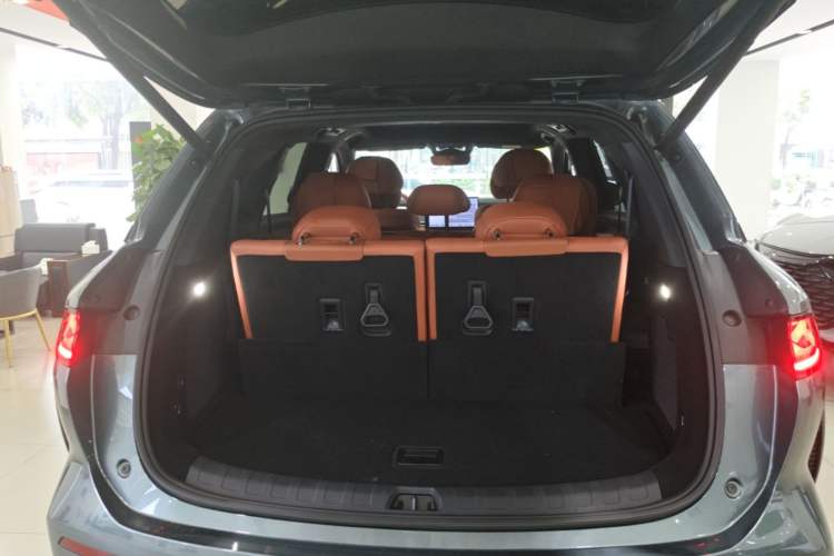 Used BYD Tang L 2025 DM 175KM Drone Player Edition Trunk