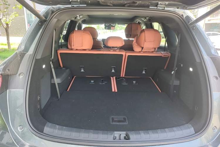 Used BYD Tang L 2025 DM 175KM Drone Player Edition Trunk
