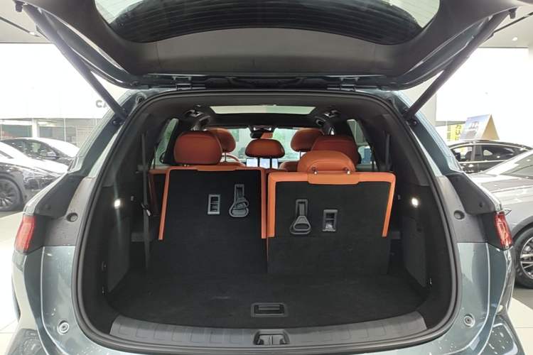 Used BYD Tang L 2025 DM 175KM Drone Player Edition Trunk