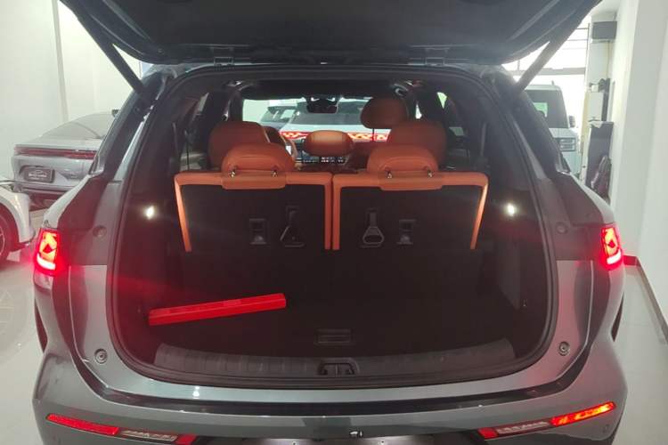 Used BYD Tang L 2025 DM 175KM Drone Player Edition Trunk