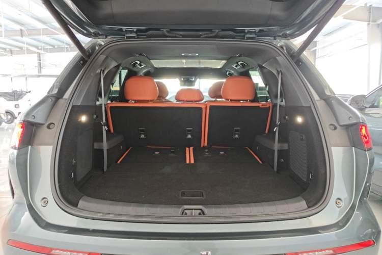 Used BYD Tang L 2025 DM 175KM Drone Player Edition Trunk