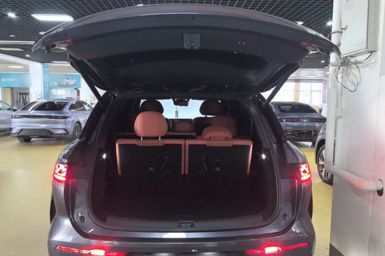 Used BYD Tang L 2025 DM 215KM LiDAR Flagship Model Trunk