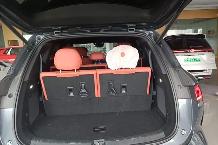 Used BYD Tang L 2025 EV 600KM All-Wheel-Drive LiDAR Flagship Model Trunk