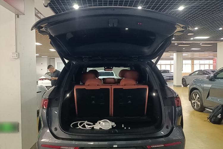Used BYD Tang L 2025 EV 600KM All-Wheel-Drive LiDAR Flagship Model Trunk