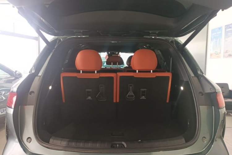 Used BYD Tang L 2025 EV with 670 km Range LiDAR and Premium Features Trunk