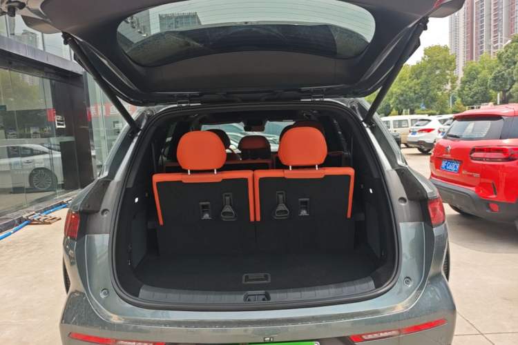 Used BYD Tang L 2025 EV 600KM All-Wheel-Drive LiDAR Flagship Model Trunk