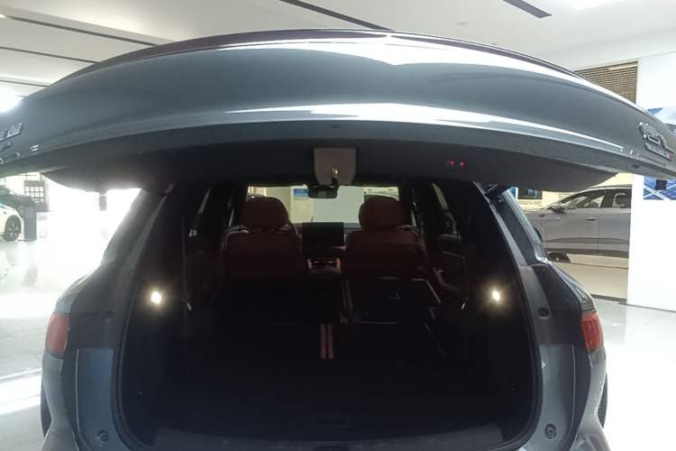Used BYD Tang L 2025 DM 175KM Drone Player Edition Trunk