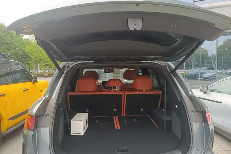 Used BYD Tang L 2025 DM 175KM Drone Player Edition Trunk