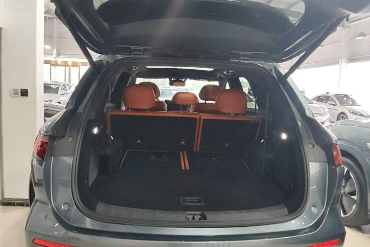 Used BYD Tang L 2025 DM 175KM Drone Player Edition Trunk