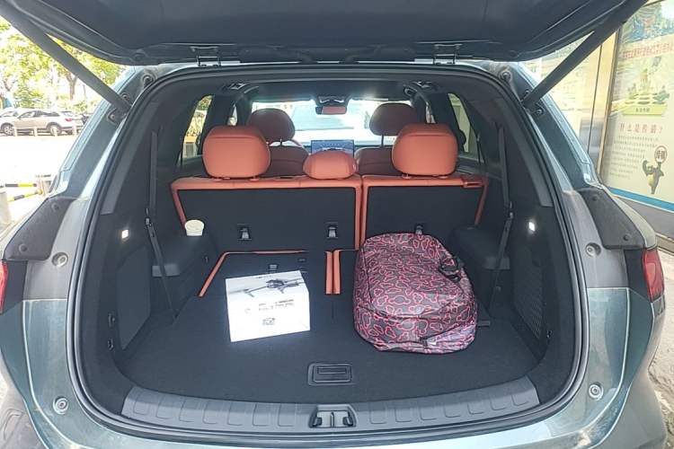 Used BYD Tang L 2025 DM 175KM Drone Player Edition Trunk