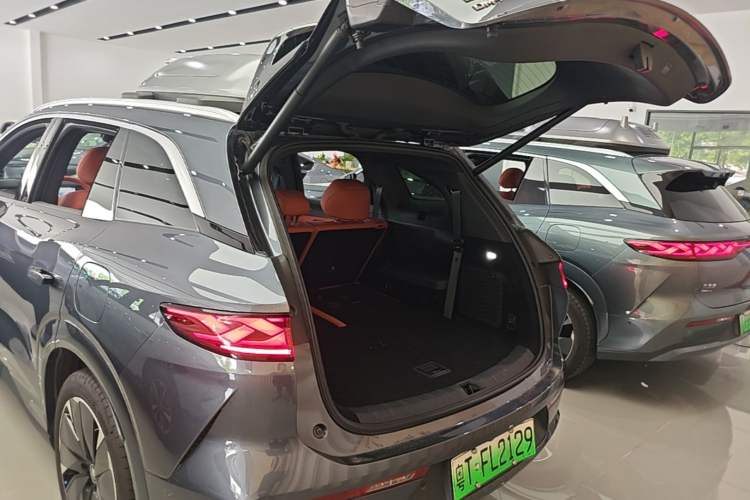 Used BYD Tang L 2025 DM 175KM Drone Player Edition Trunk