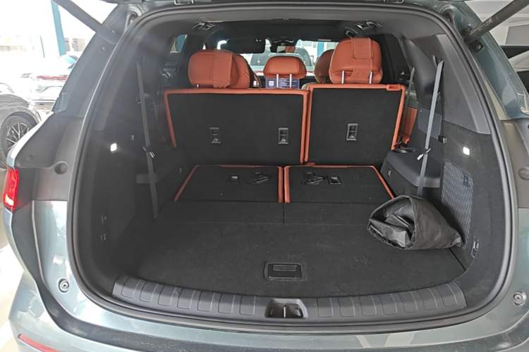 Used BYD Tang L 2025 DM 175KM Drone Player Edition Trunk