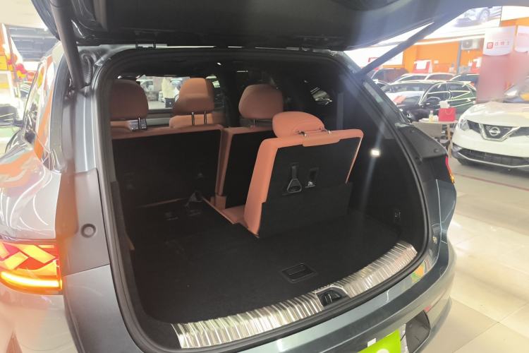 Used BYD Tang L 2025 DM 215KM LiDAR Flagship Model Trunk