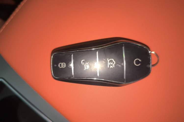 Used BYD Tang L 2025 DM 175KM Drone Player Edition Vehicle Key